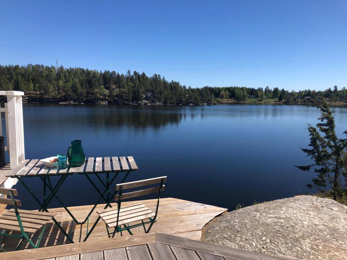 Lyseren Waterfront Cabin Omberg Eksteriør bilde
