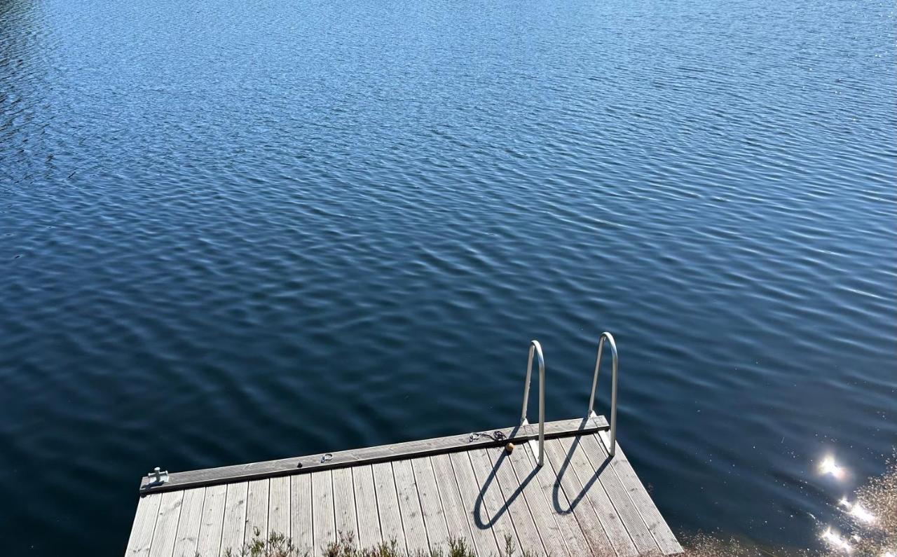 Lyseren Waterfront Cabin Omberg Eksteriør bilde